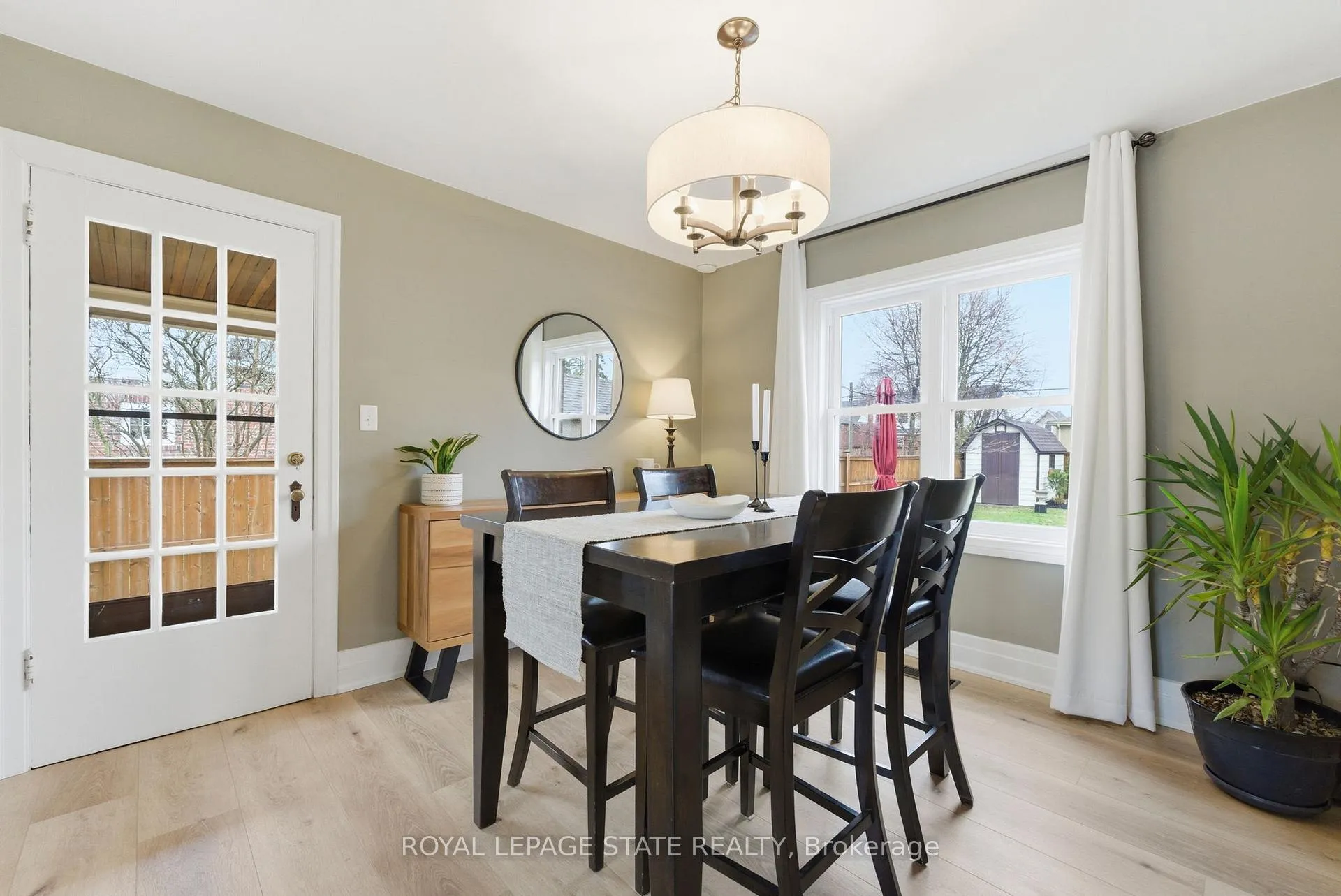 Photo 13 of 61 Abigail Avenue, Brantford — HOMEH
