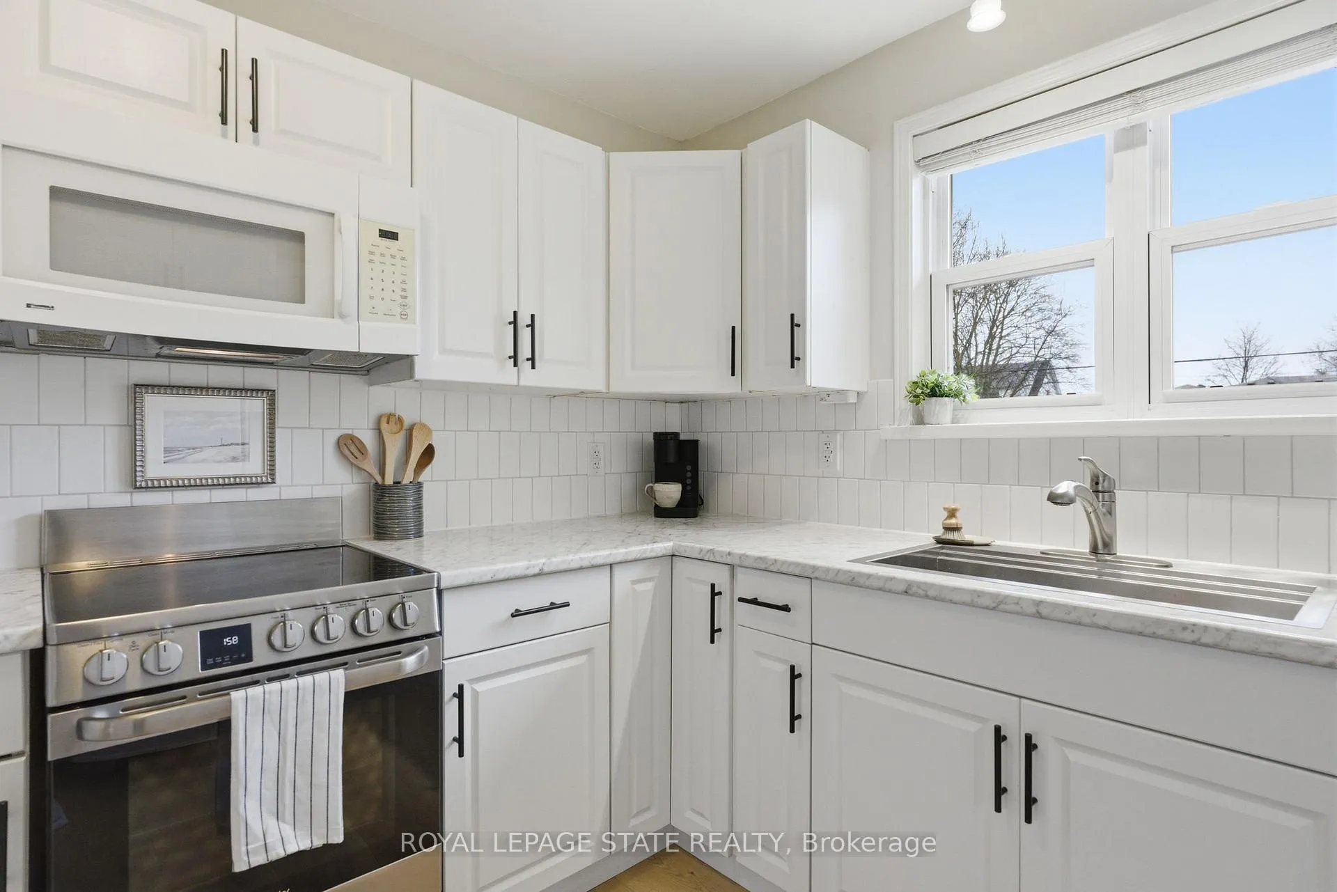 Photo 19 of 61 Abigail Avenue, Brantford — HOMEH