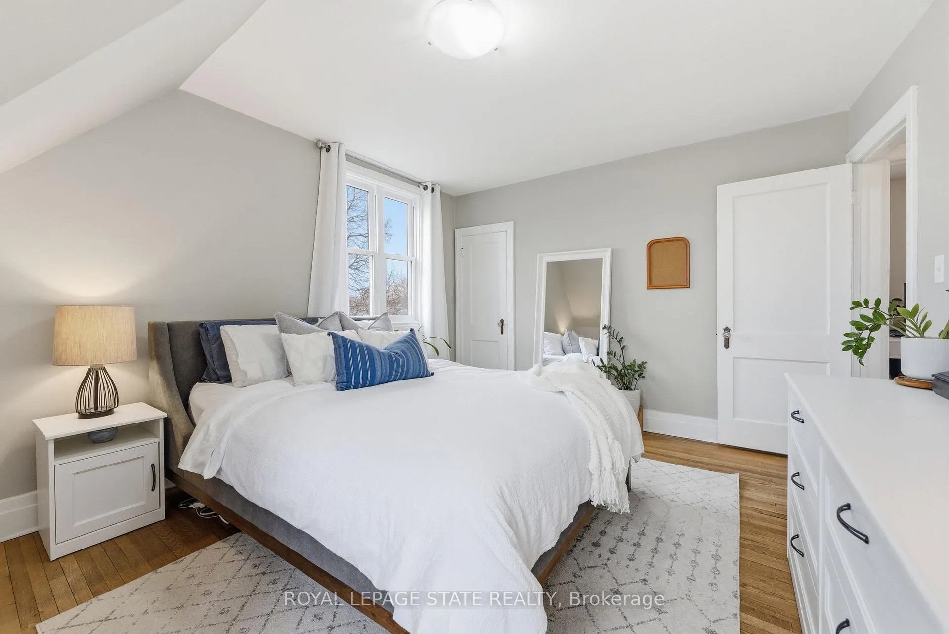 Photo 22 of 61 Abigail Avenue, Brantford — HOMEH