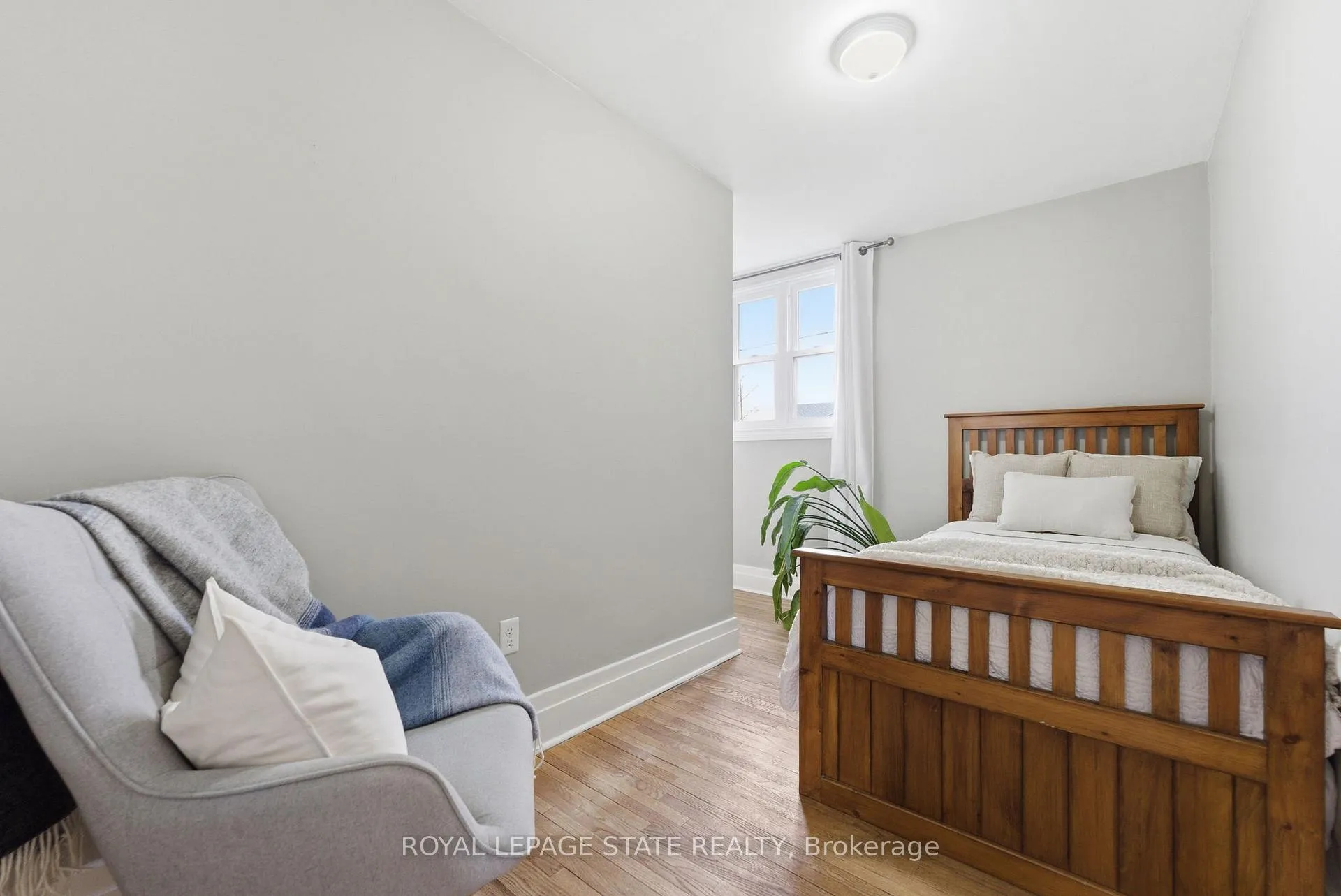 Photo 25 of 61 Abigail Avenue, Brantford — HOMEH