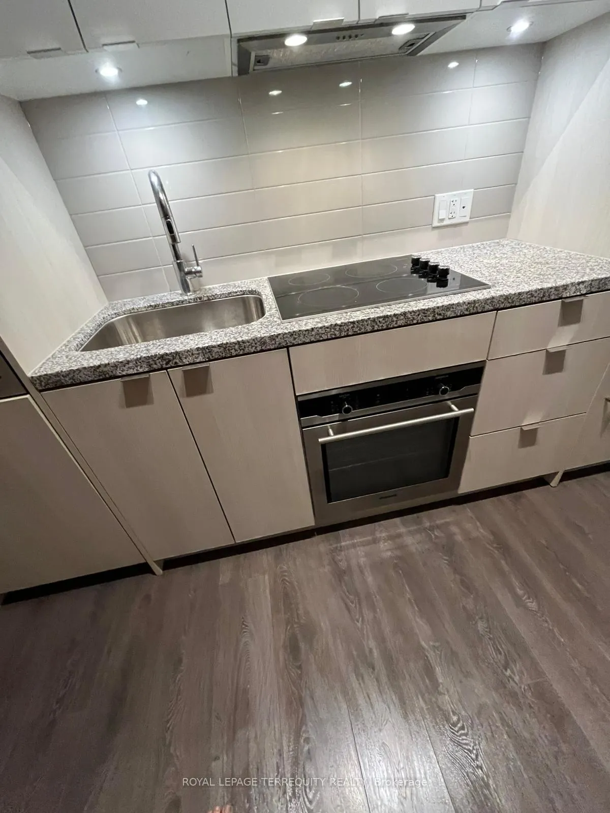 Photo 3 of Unit 4012, 115 Blue Jays Way, Toronto, Waterfront Communities — HOMEH