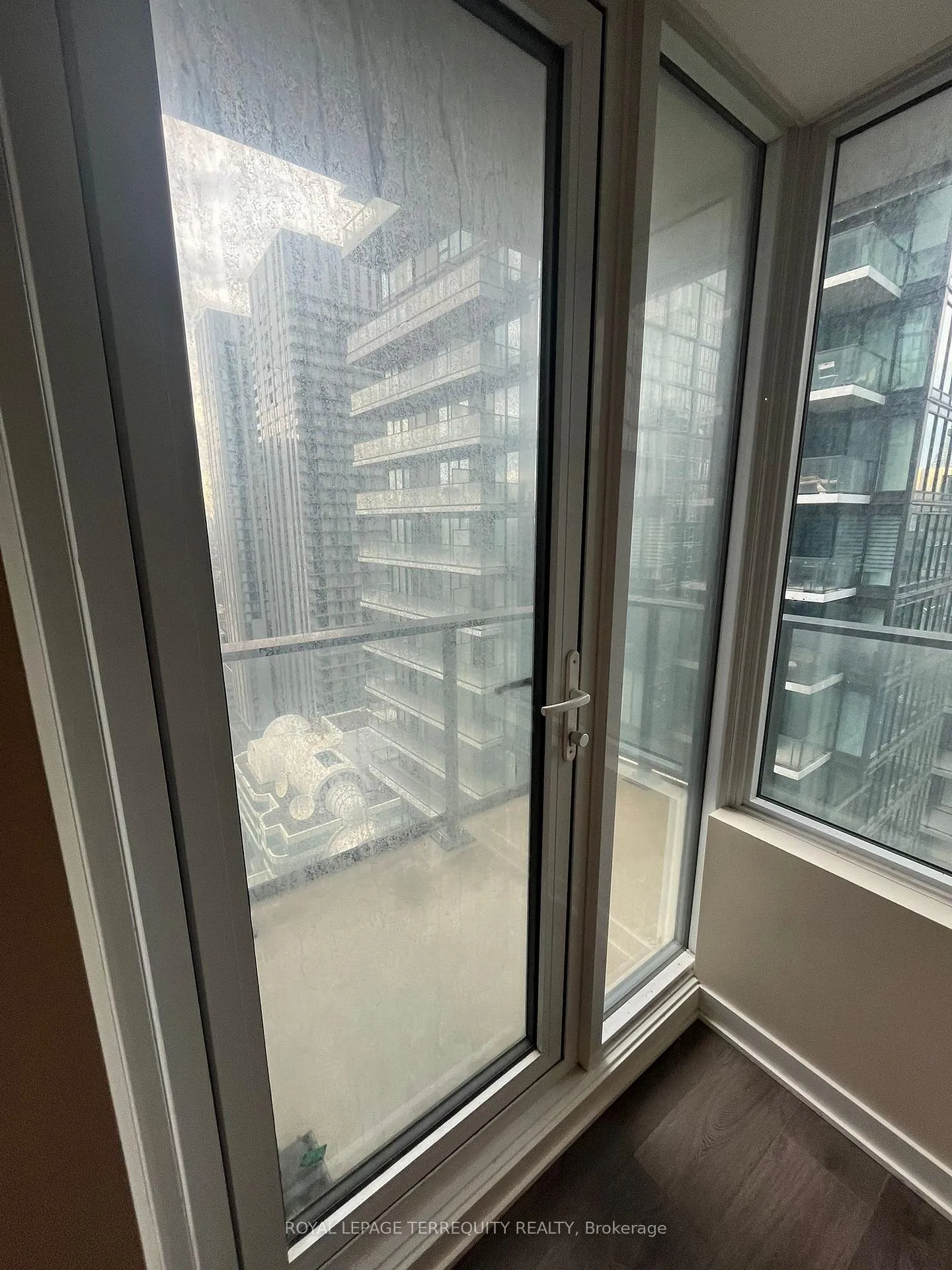 Photo 8 of Unit 4012, 115 Blue Jays Way, Toronto, Waterfront Communities — HOMEH