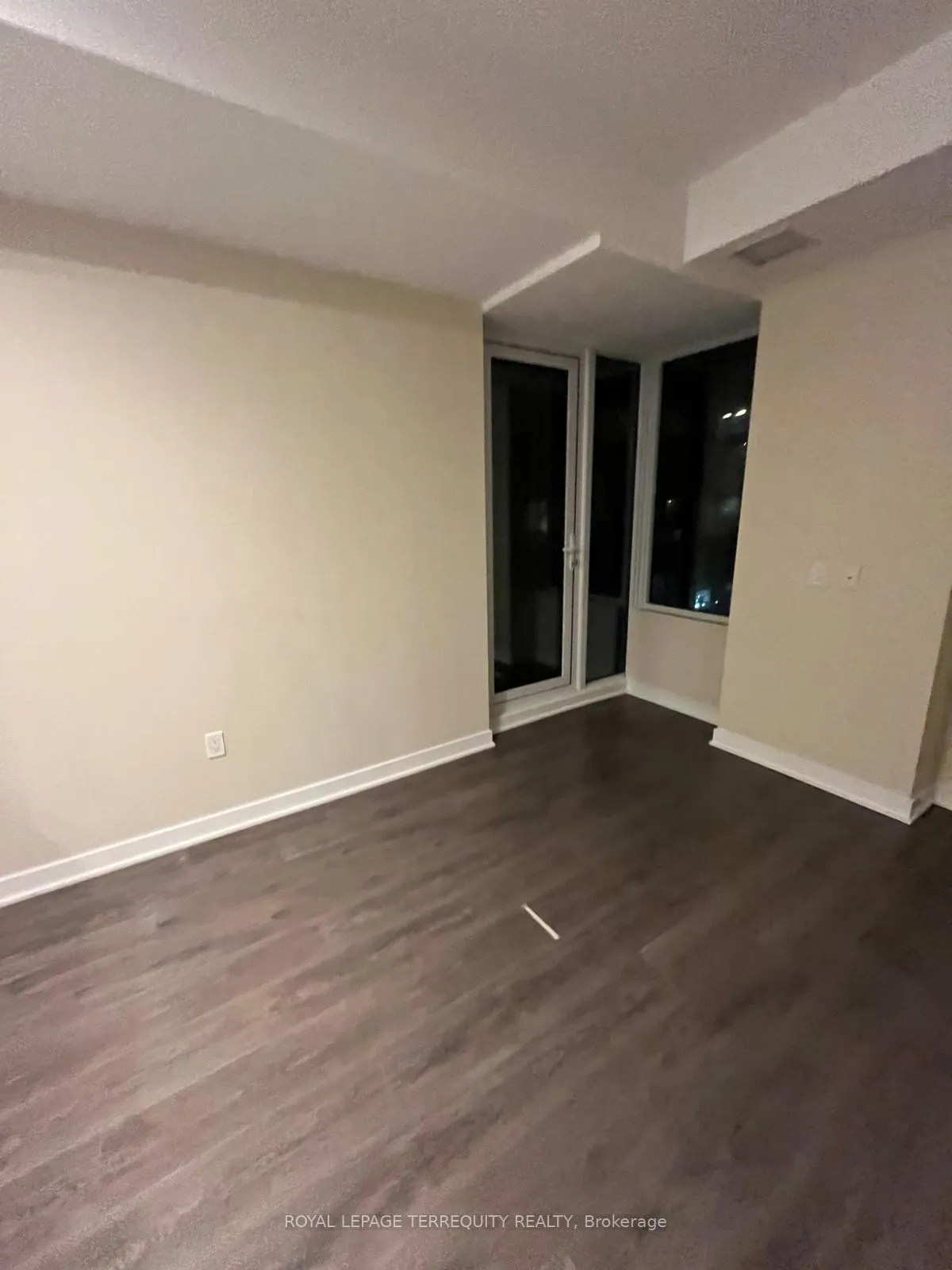 Photo 10 of Unit 4012, 115 Blue Jays Way, Toronto, Waterfront Communities — HOMEH