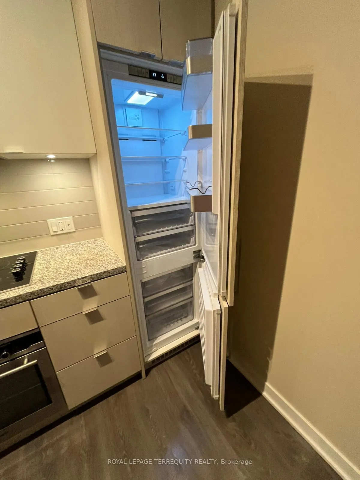 Photo 11 of Unit 4012, 115 Blue Jays Way, Toronto, Waterfront Communities — HOMEH
