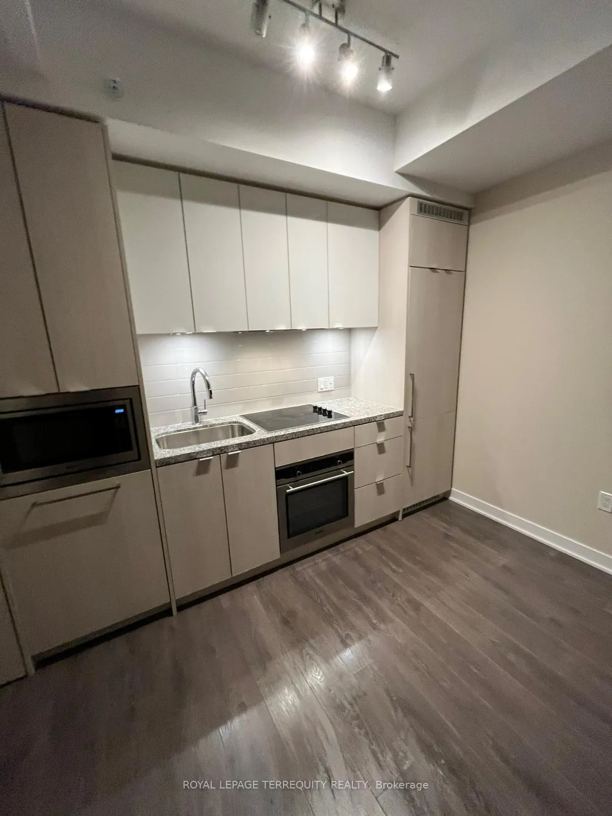 Photo 13 of Unit 4012, 115 Blue Jays Way, Toronto, Waterfront Communities — HOMEH