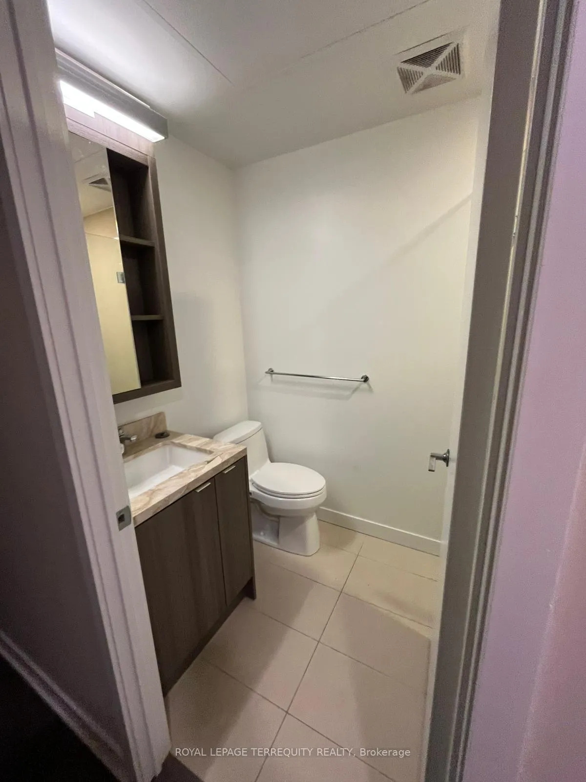 Photo 16 of Unit 4012, 115 Blue Jays Way, Toronto, Waterfront Communities — HOMEH