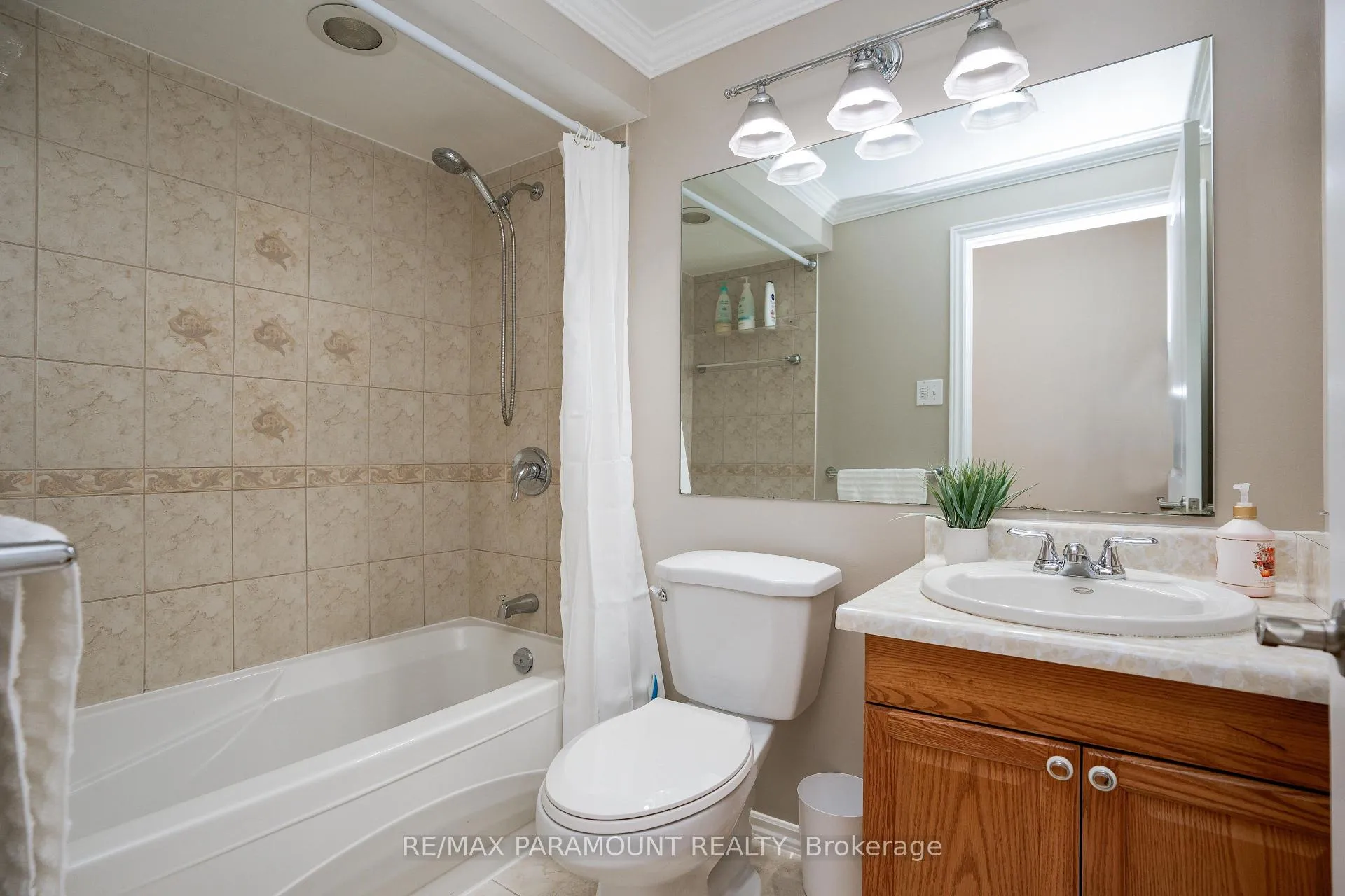 Photo 24 of 67 Braemar Drive, Brampton, Avondale — HOMEH