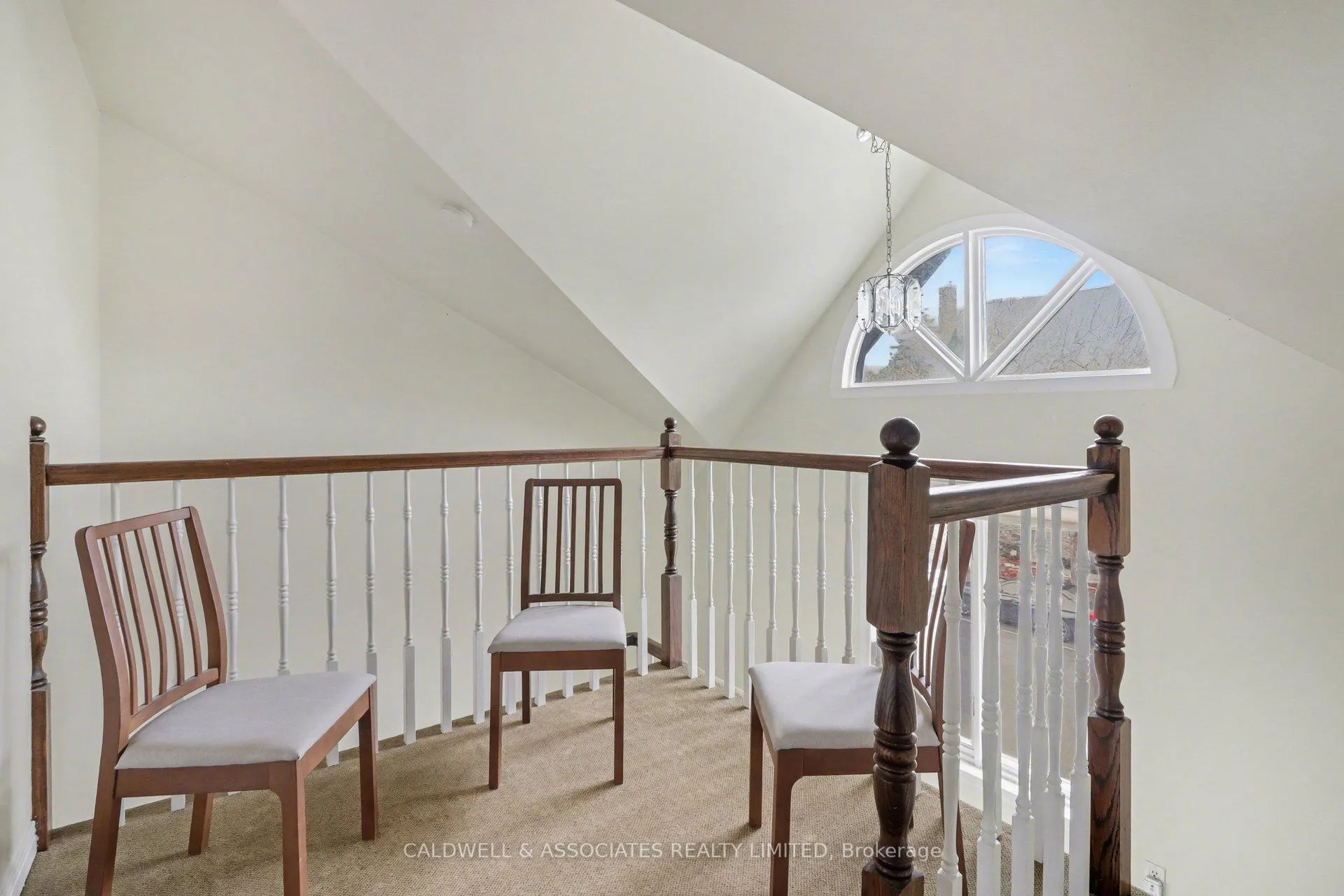 Photo 4 of Unit 3, 33 Charles Street, Ottawa, New Edinburgh — HOMEH