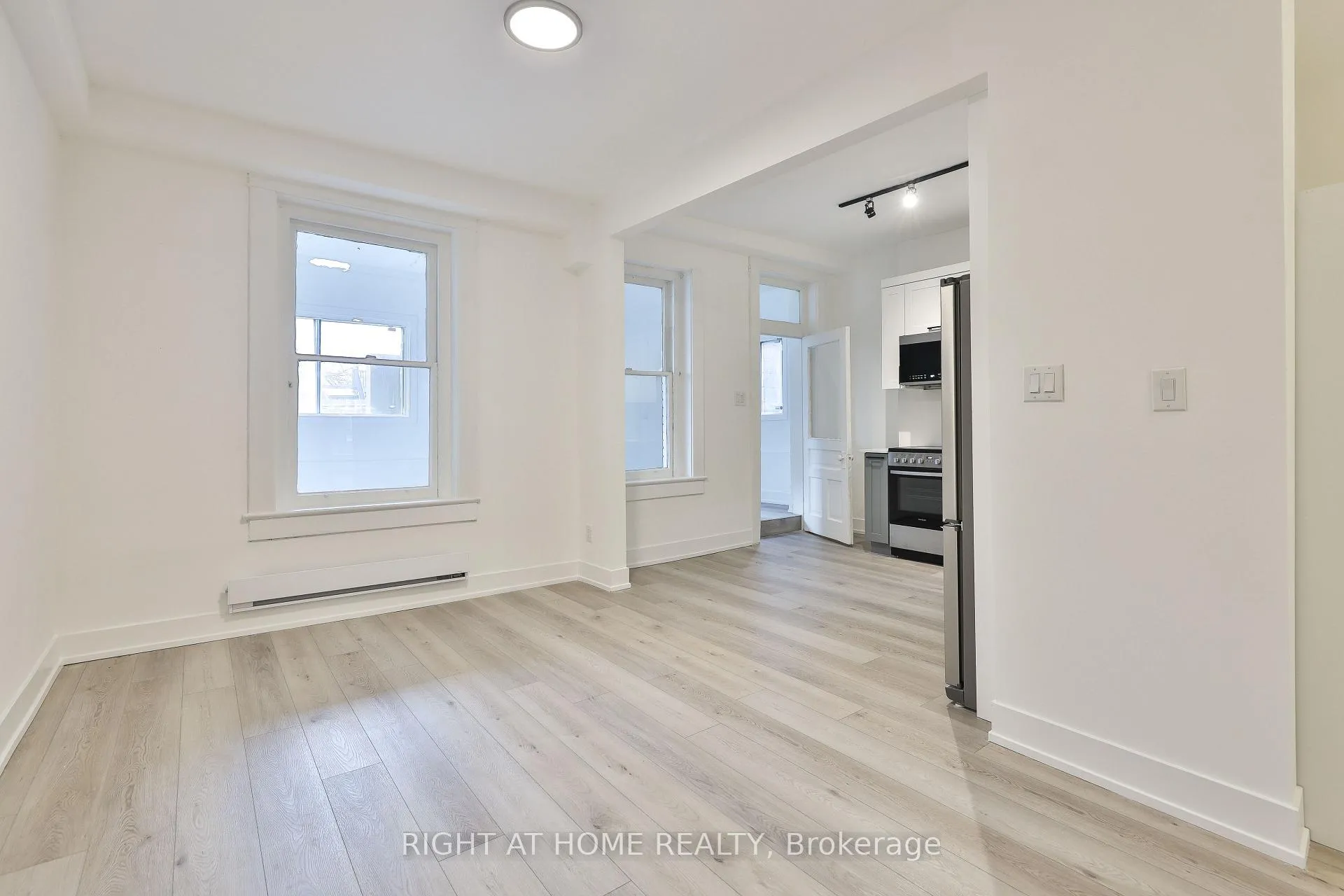 Photo 2 of Unit 2F, 552 College Street, Toronto, Palmerston-Little Italy — HOMEH