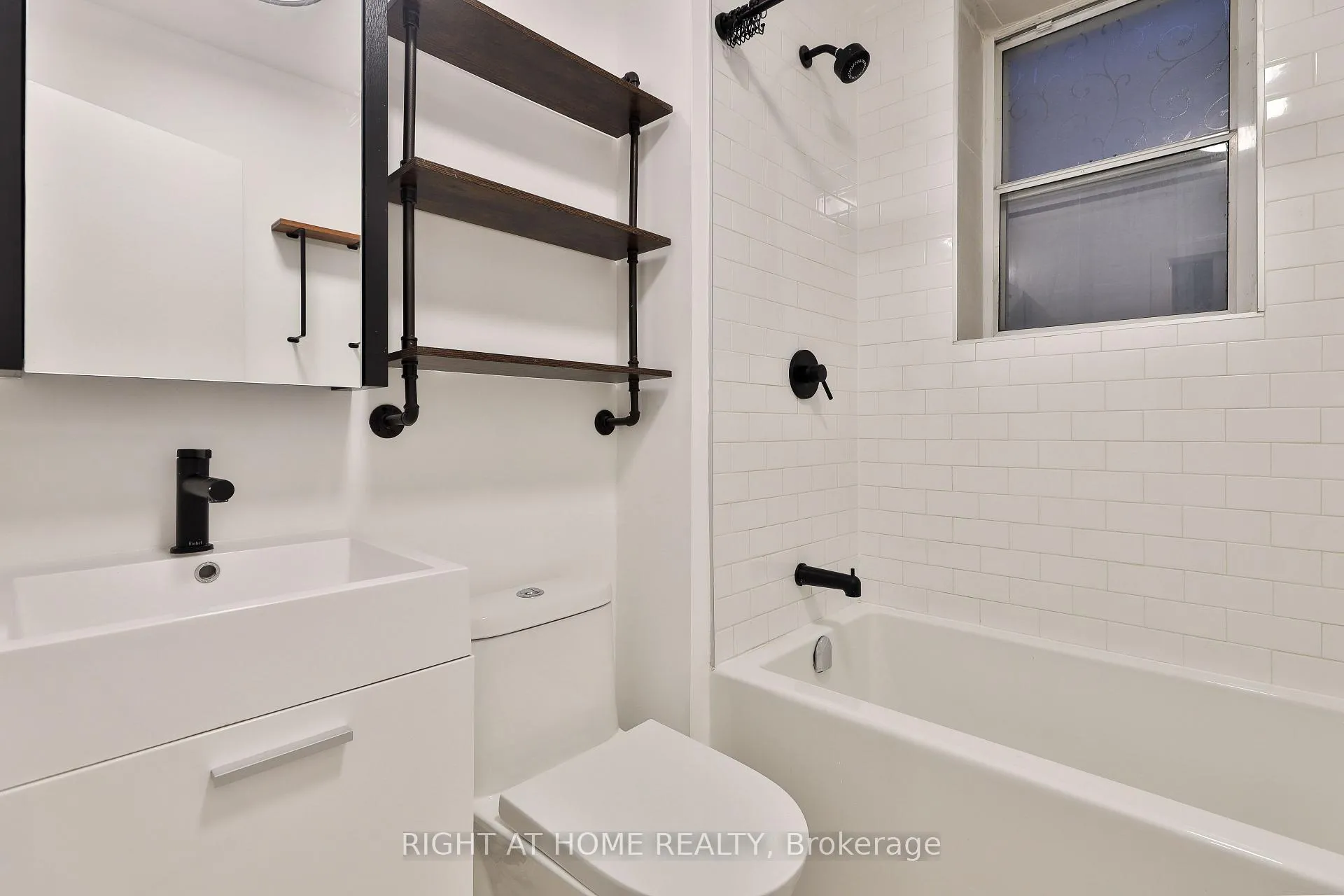 Photo 7 of Unit 2F, 552 College Street, Toronto, Palmerston-Little Italy — HOMEH
