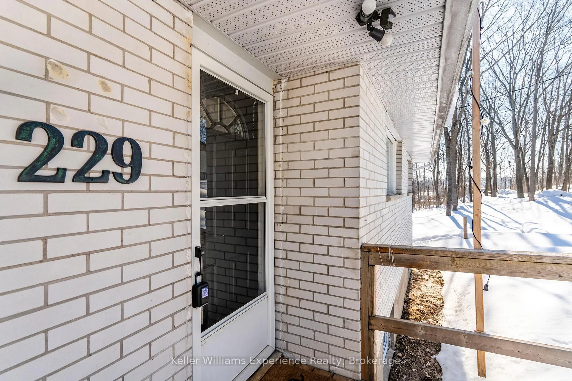Photo 3 of 229 Mountain Avenue, Tay, Waubaushene — HOMEH