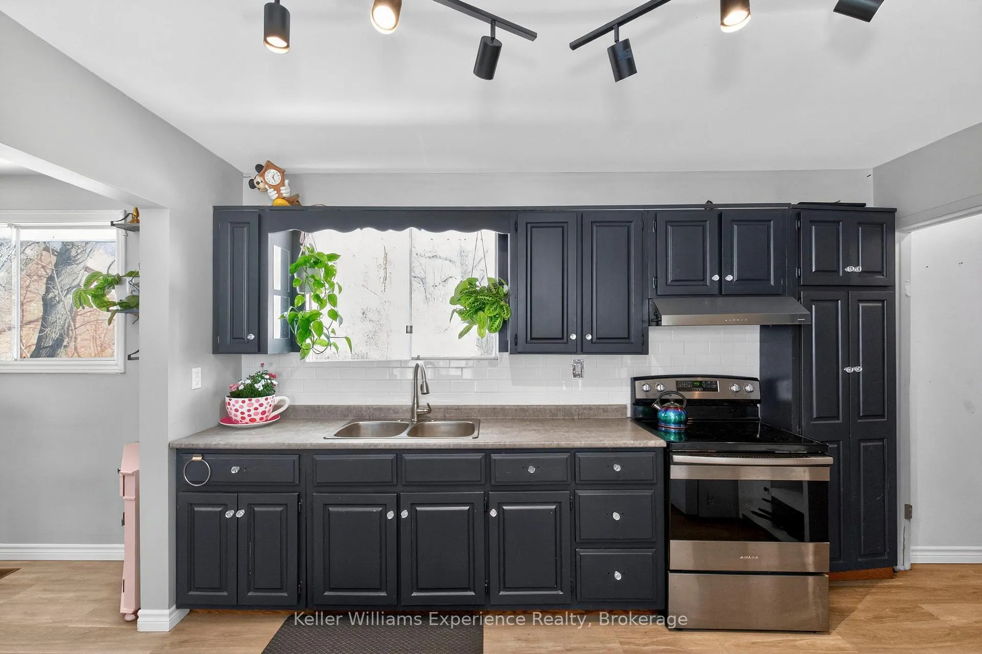 Photo 8 of 229 Mountain Avenue, Tay, Waubaushene — HOMEH