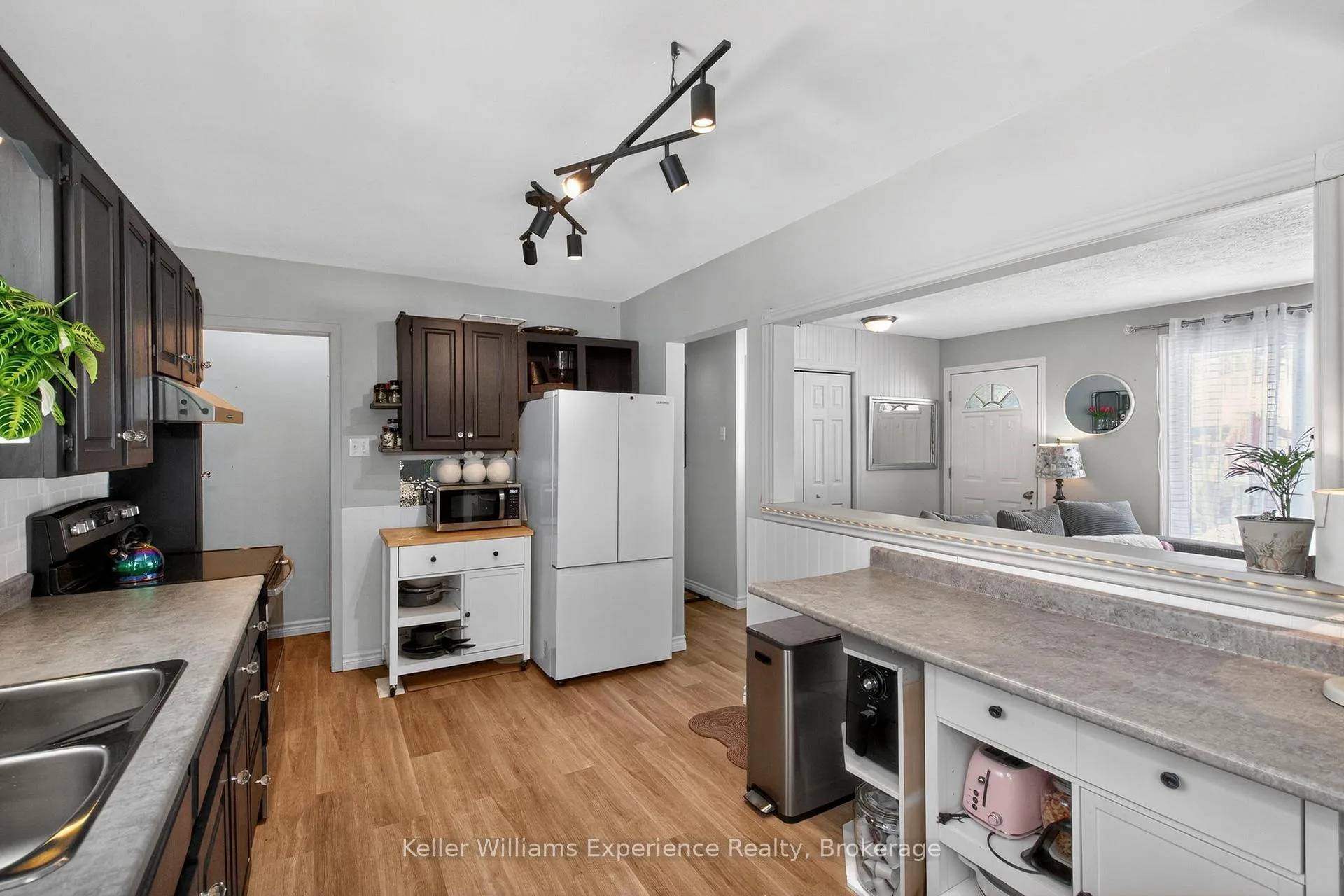 Photo 11 of 229 Mountain Avenue, Tay, Waubaushene — HOMEH