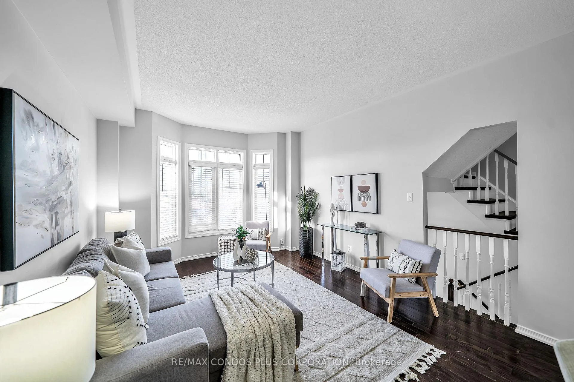 Photo 3 of 3 Powers Valley Court, Ajax, South East — HOMEH