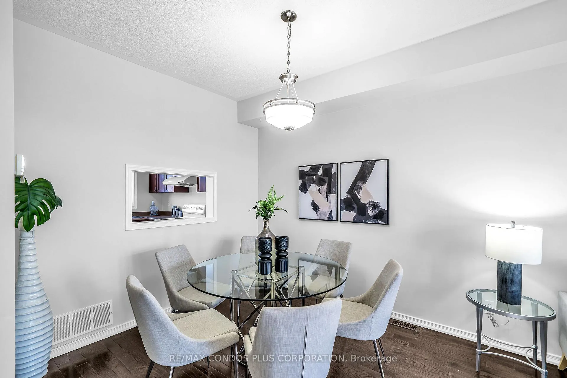 Photo 4 of 3 Powers Valley Court, Ajax, South East — HOMEH