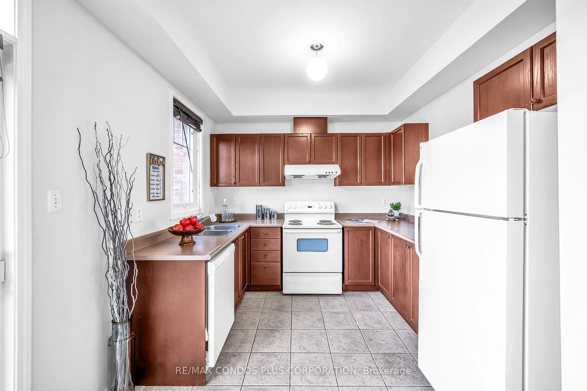 Photo 6 of 3 Powers Valley Court, Ajax, South East — HOMEH