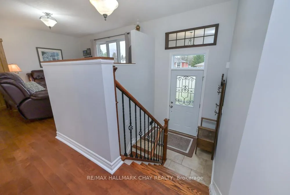 Photo 4 of 36 Moore Avenue, Adjala-Tosorontio, Everett — HOMEH