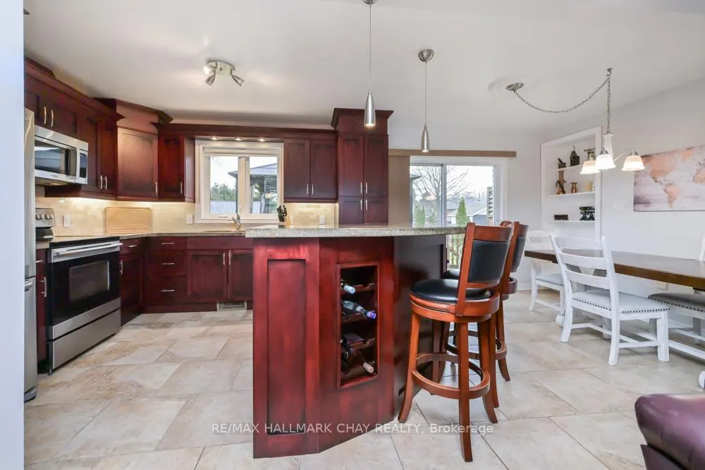 Photo 5 of 36 Moore Avenue, Adjala-Tosorontio, Everett — HOMEH
