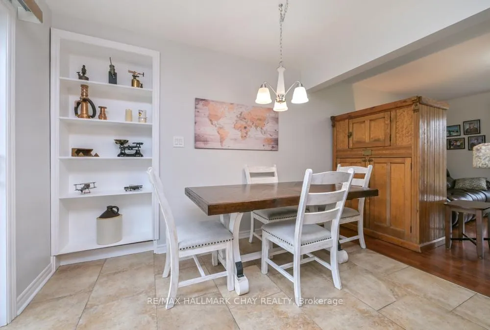 Photo 10 of 36 Moore Avenue, Adjala-Tosorontio, Everett — HOMEH