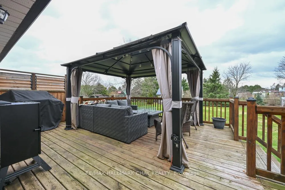 Photo 11 of 36 Moore Avenue, Adjala-Tosorontio, Everett — HOMEH