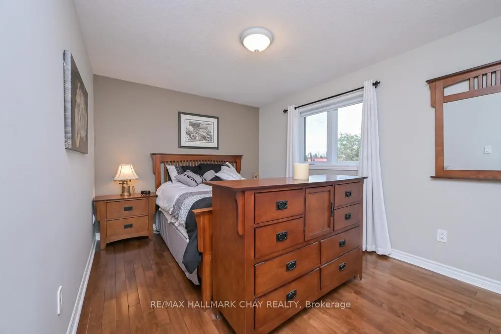 Photo 13 of 36 Moore Avenue, Adjala-Tosorontio, Everett — HOMEH