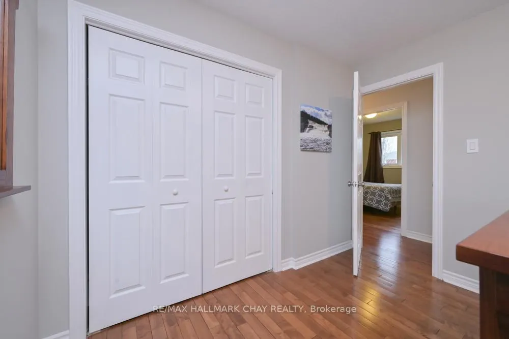 Photo 14 of 36 Moore Avenue, Adjala-Tosorontio, Everett — HOMEH