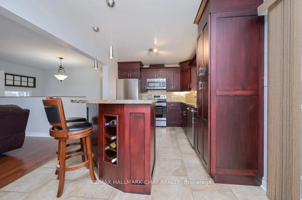 Photo 18 of 36 Moore Avenue, Adjala-Tosorontio, Everett — HOMEH
