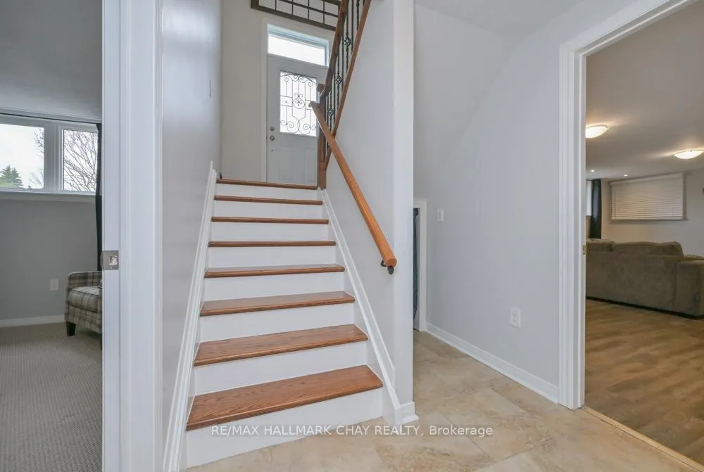 Photo 19 of 36 Moore Avenue, Adjala-Tosorontio, Everett — HOMEH