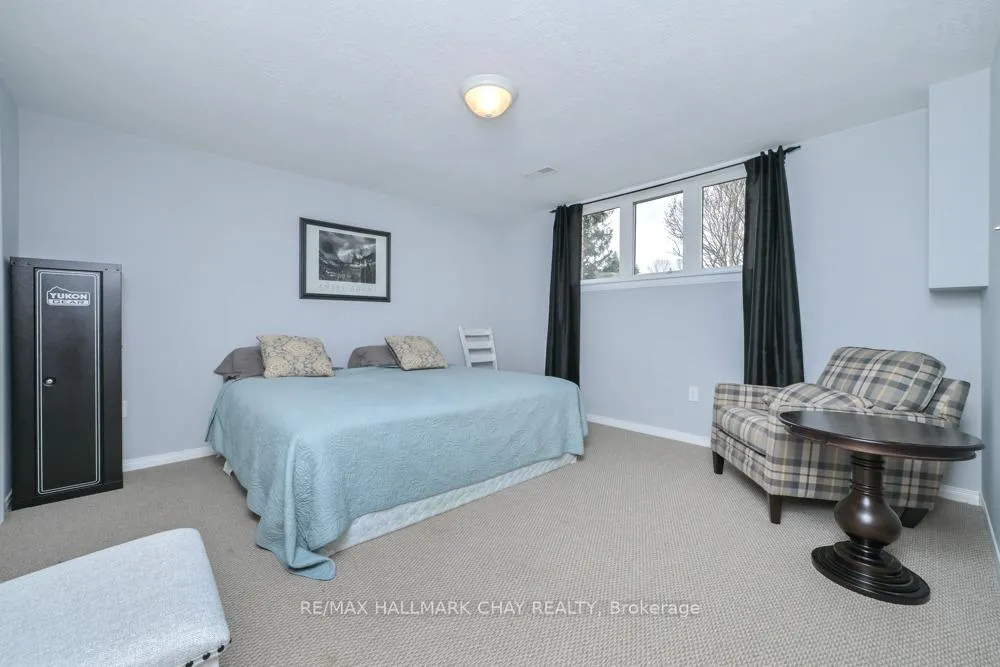 Photo 20 of 36 Moore Avenue, Adjala-Tosorontio, Everett — HOMEH