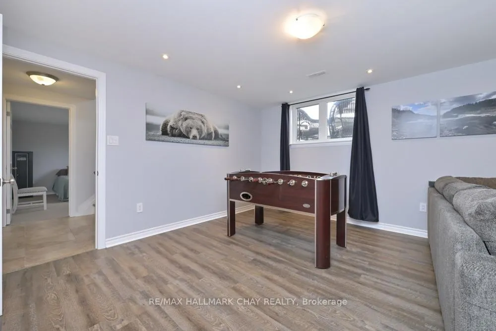 Photo 22 of 36 Moore Avenue, Adjala-Tosorontio, Everett — HOMEH