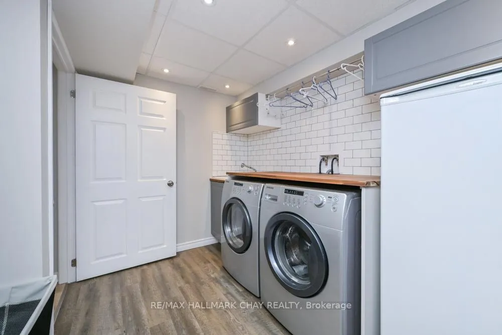 Photo 25 of 36 Moore Avenue, Adjala-Tosorontio, Everett — HOMEH