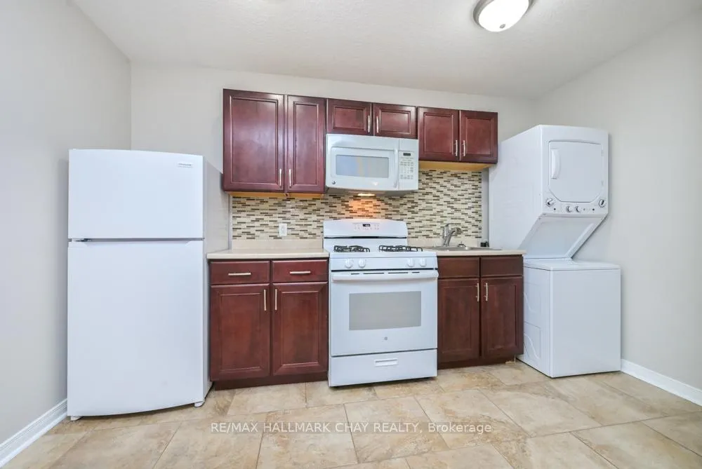 Photo 30 of 36 Moore Avenue, Adjala-Tosorontio, Everett — HOMEH