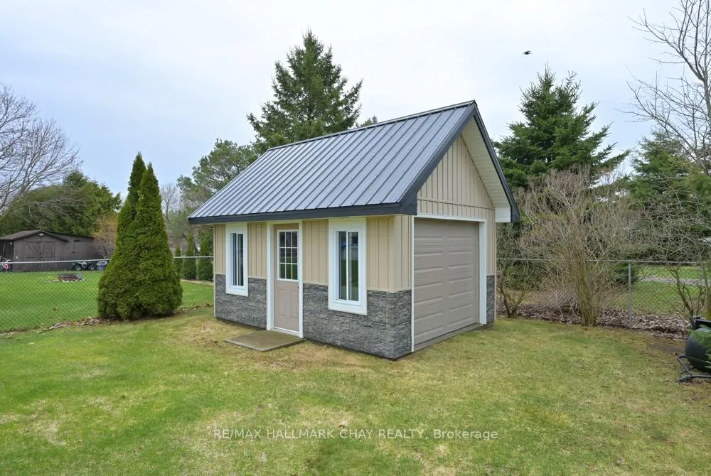Photo 33 of 36 Moore Avenue, Adjala-Tosorontio, Everett — HOMEH