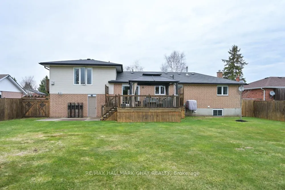 Photo 35 of 36 Moore Avenue, Adjala-Tosorontio, Everett — HOMEH