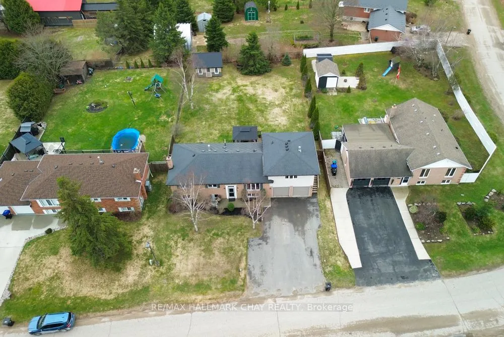 Photo 37 of 36 Moore Avenue, Adjala-Tosorontio, Everett — HOMEH