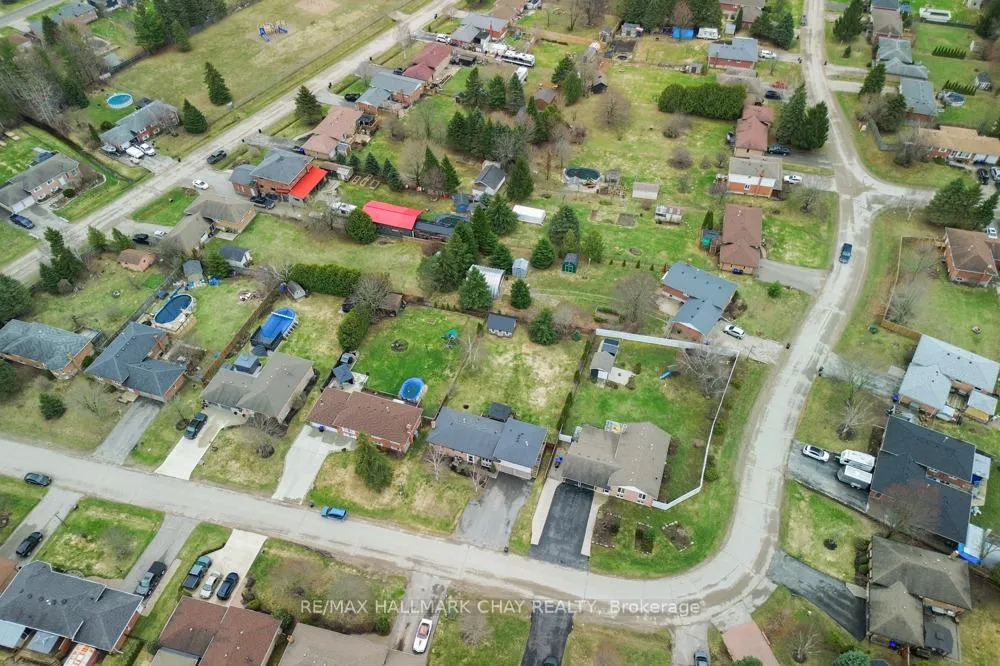 Photo 39 of 36 Moore Avenue, Adjala-Tosorontio, Everett — HOMEH