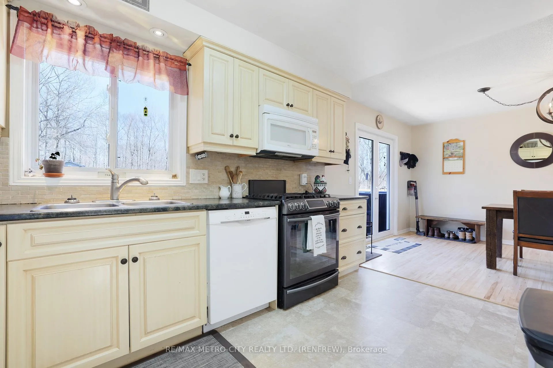 Photo 15 of 1513B Whelan Road, Admaston/Bromley, Admaston/Bromley — HOMEH