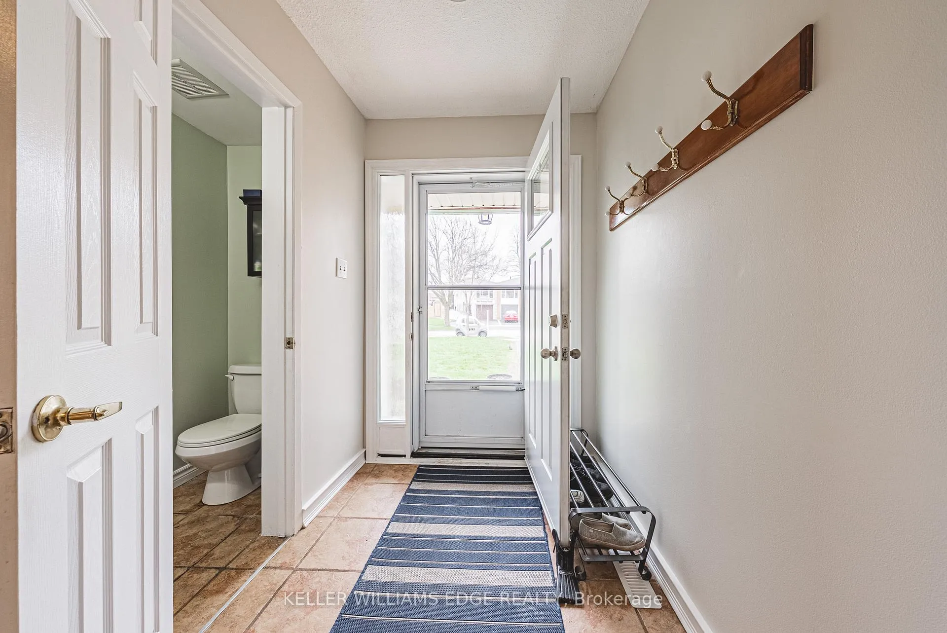 Photo 2 of Unit 60, 1576 Newlands Crescent, Burlington, Palmer — HOMEH
