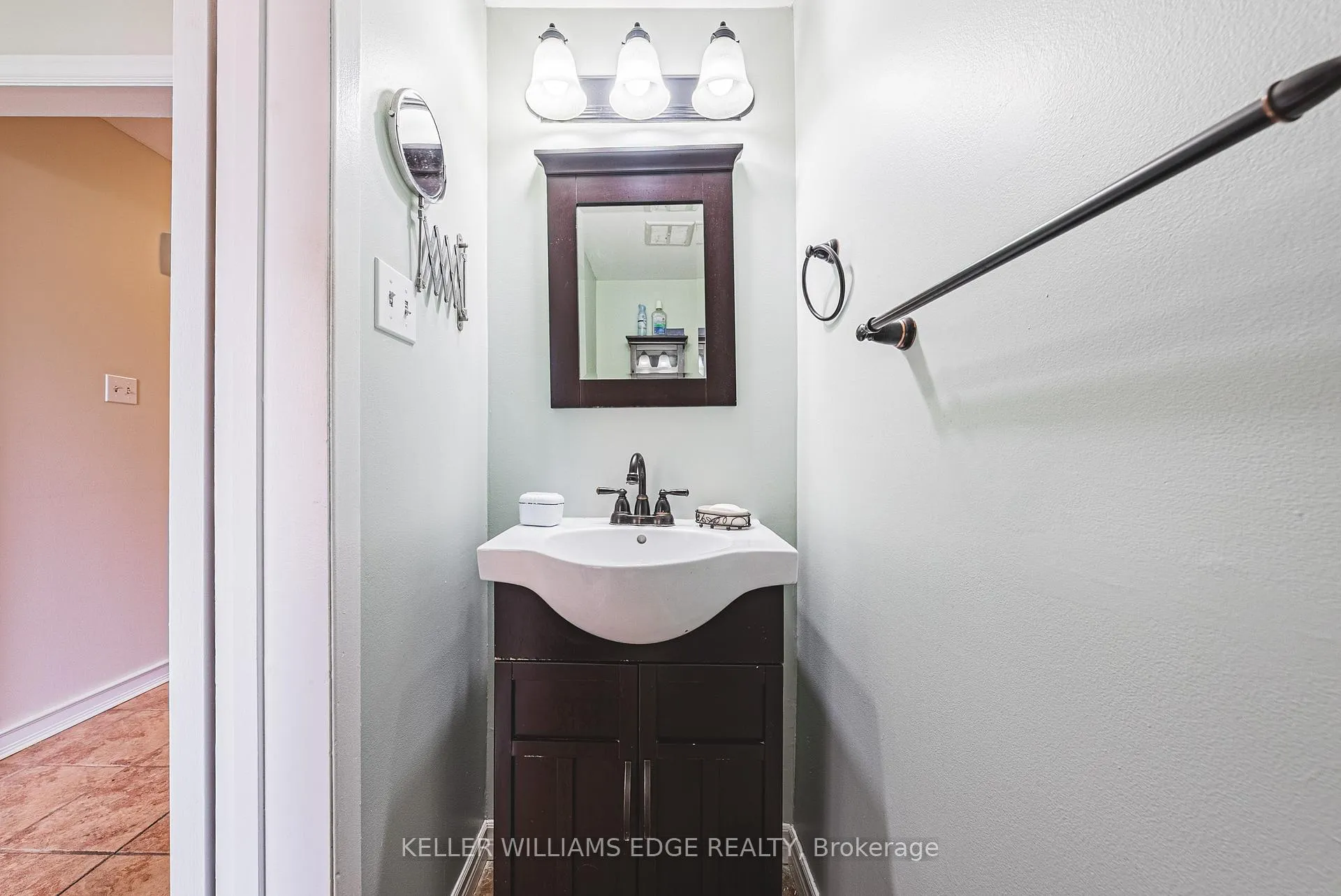 Photo 4 of Unit 60, 1576 Newlands Crescent, Burlington, Palmer — HOMEH
