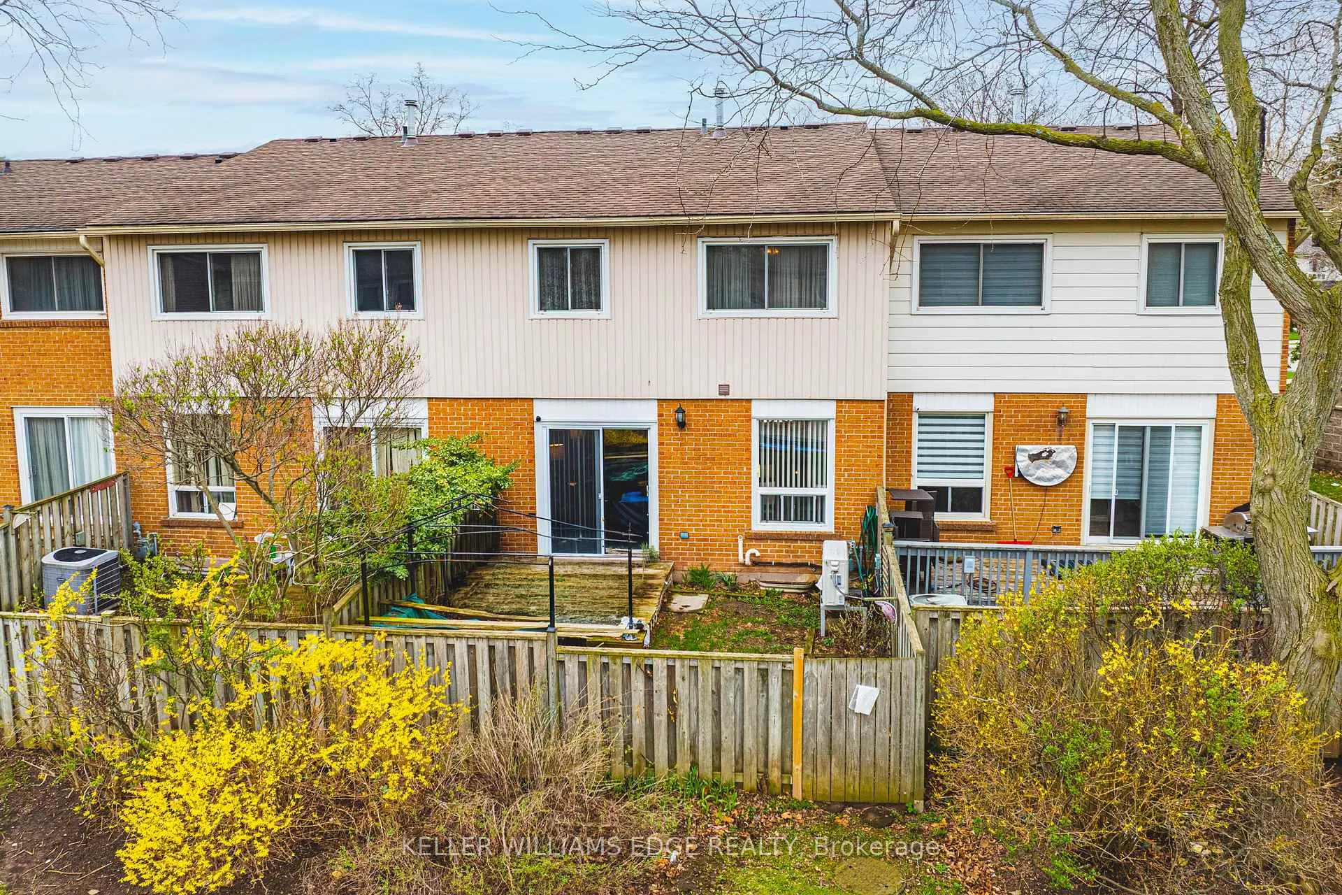 Photo 30 of Unit 60, 1576 Newlands Crescent, Burlington, Palmer — HOMEH