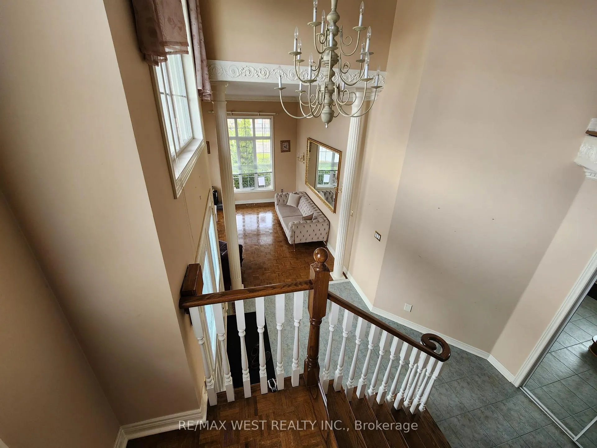 Photo 8 of 379 Sonoma Boulevard, Vaughan, Sonoma Heights — HOMEH