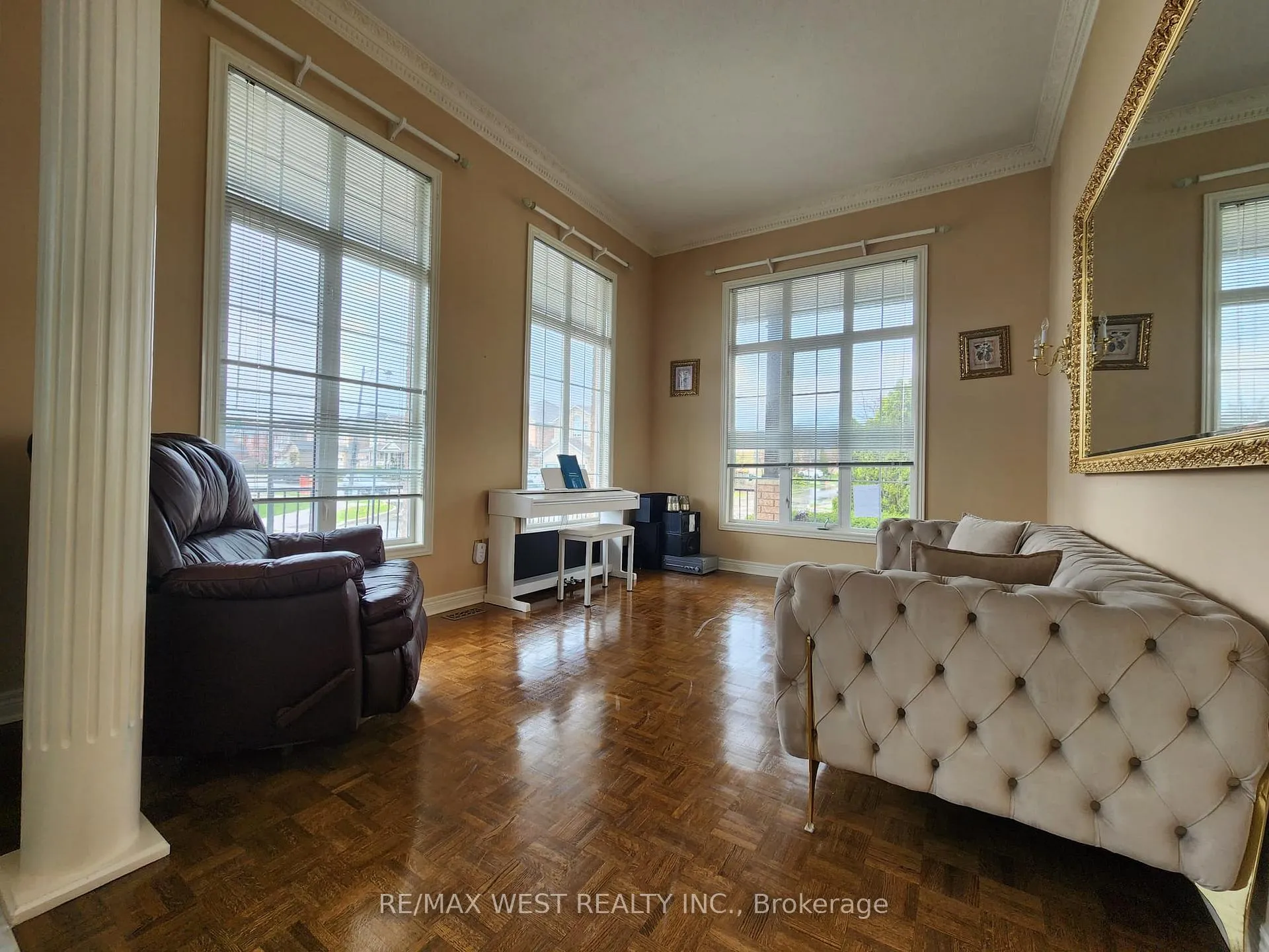 Photo 12 of 379 Sonoma Boulevard, Vaughan, Sonoma Heights — HOMEH