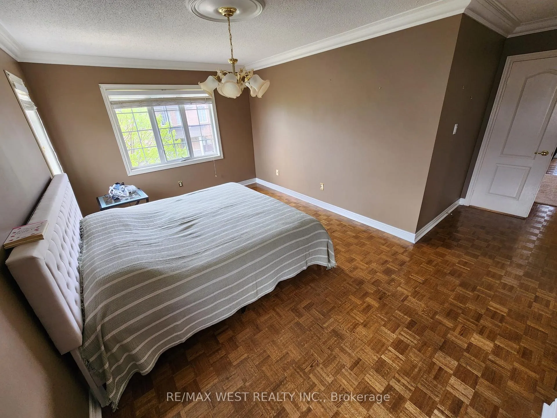 Photo 25 of 379 Sonoma Boulevard, Vaughan, Sonoma Heights — HOMEH