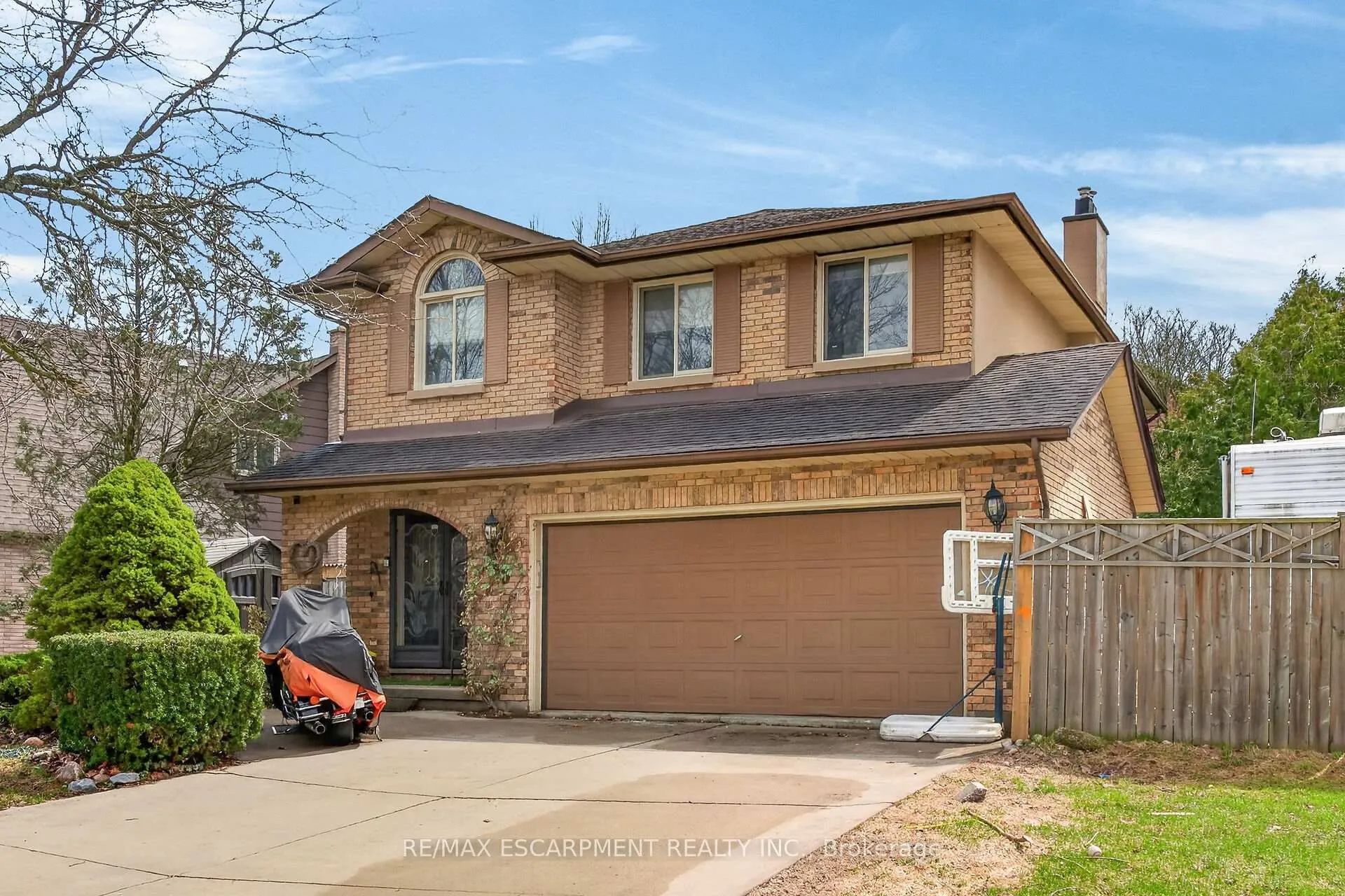 Photo 2 of 249 Lloyminn Avenue, Hamilton, Ancaster — HOMEH