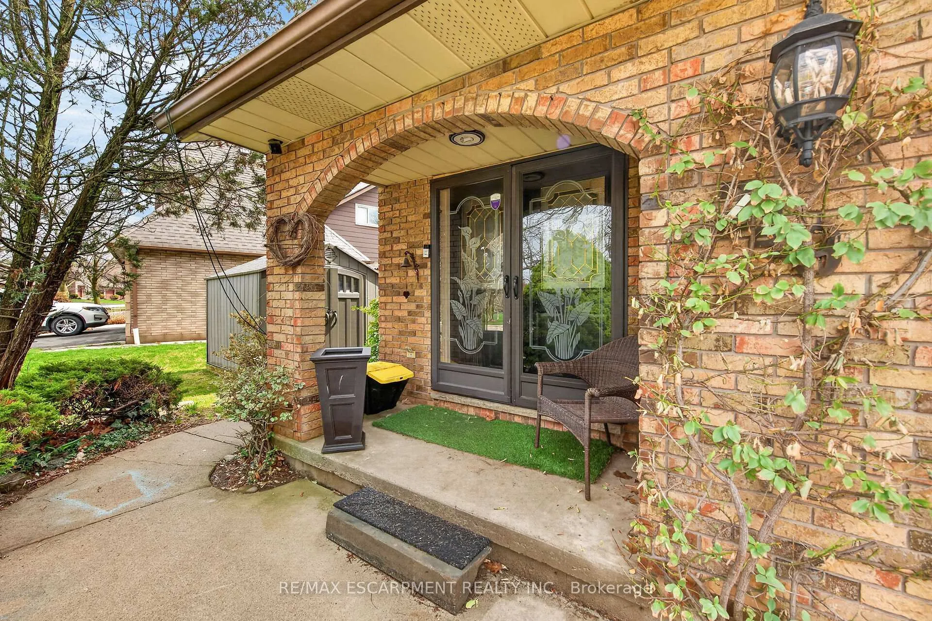 Photo 4 of 249 Lloyminn Avenue, Hamilton, Ancaster — HOMEH
