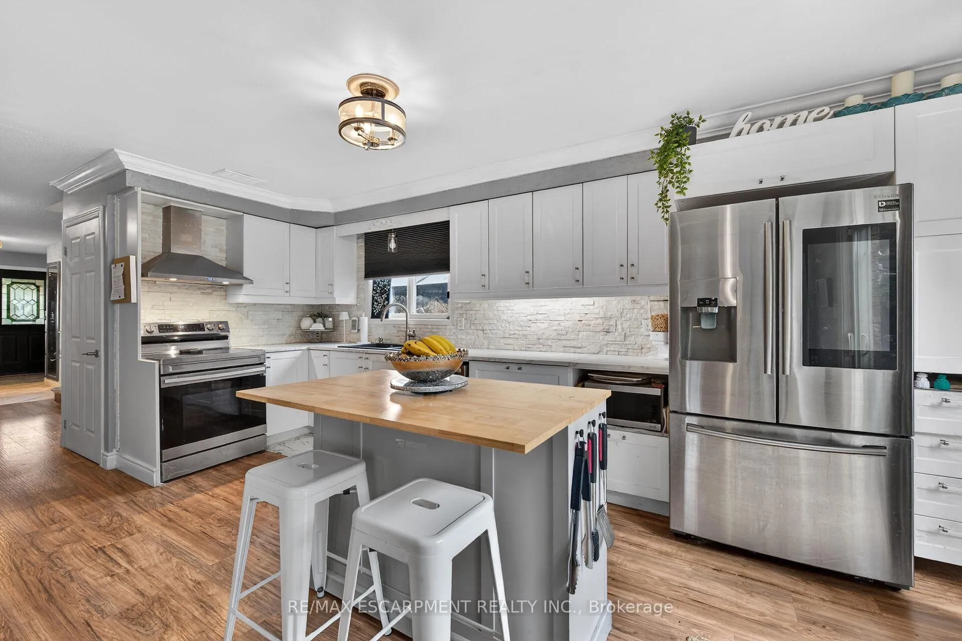 Photo 12 of 249 Lloyminn Avenue, Hamilton, Ancaster — HOMEH
