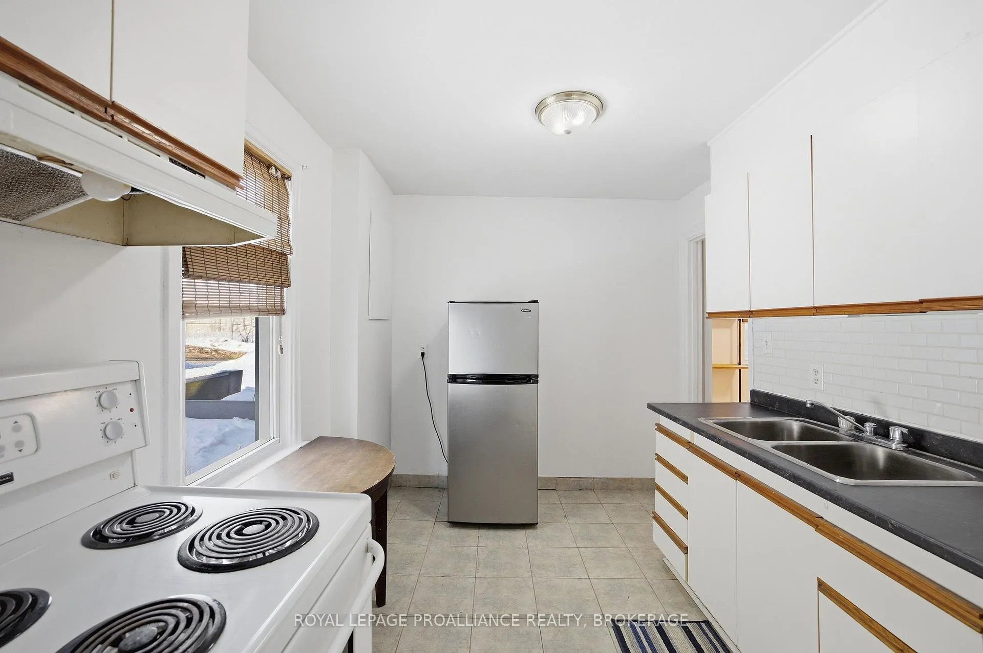 Photo 27 of 80 Joseph Street, Kingston, East of Sir John A. Blvd — HOMEH