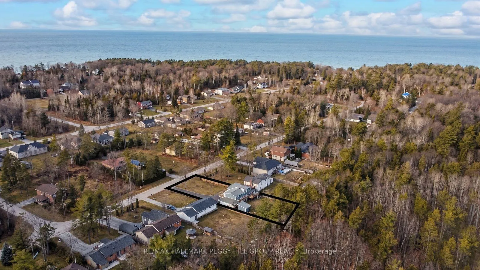 Photo 2 of 71 Ronald Avenue, Tiny, Rural Tiny — HOMEH