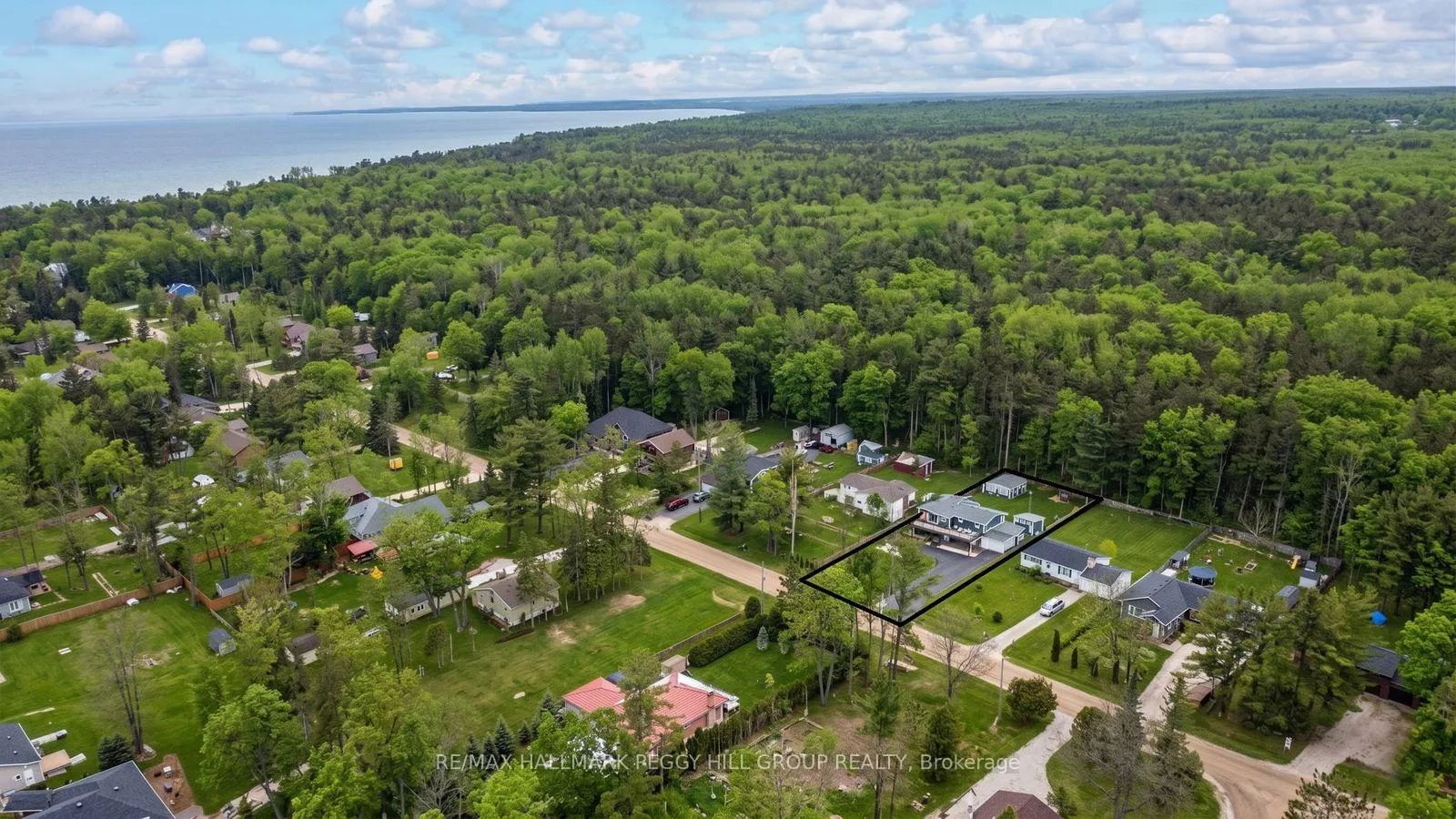 Photo 17 of 71 Ronald Avenue, Tiny, Rural Tiny — HOMEH