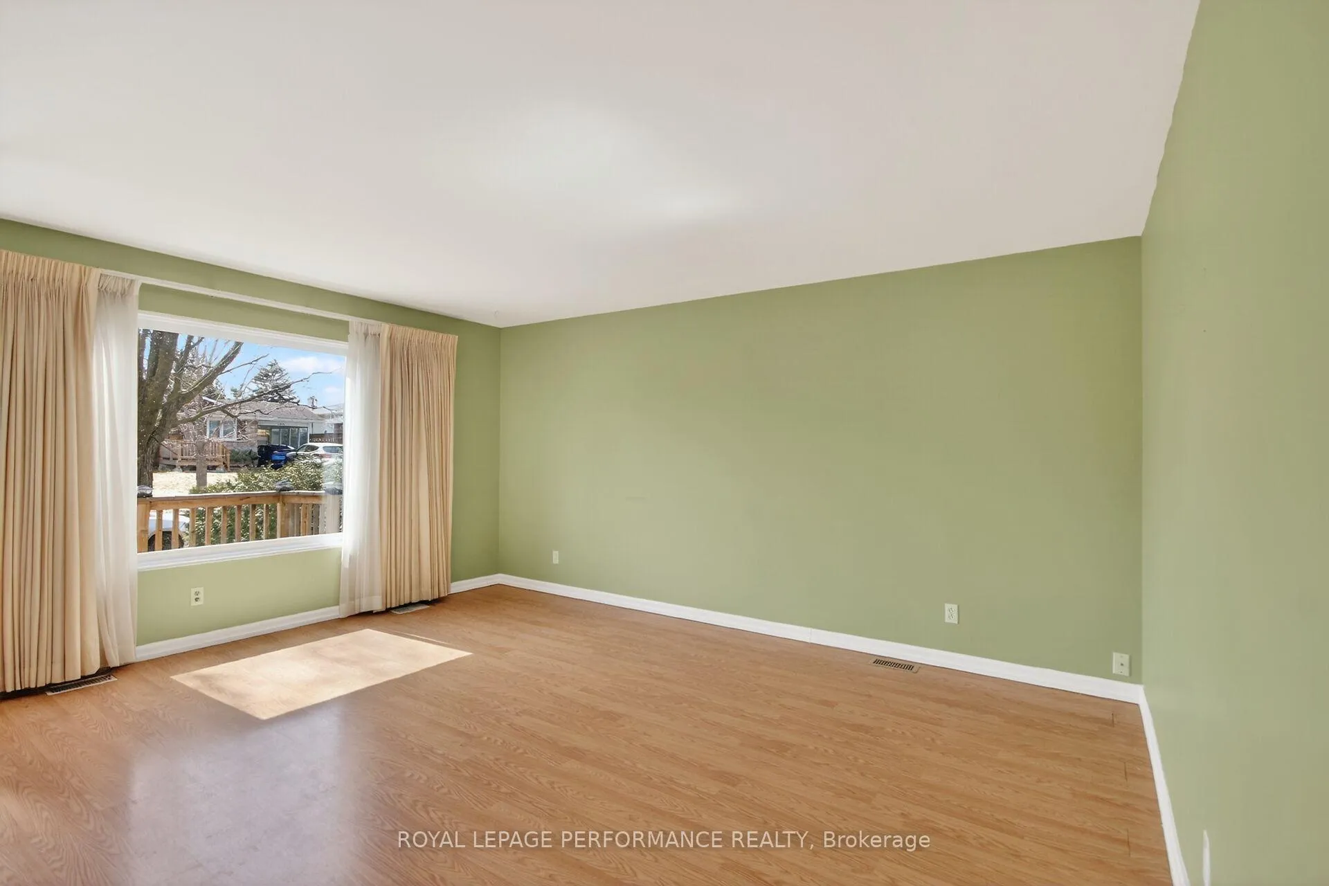 Photo 7 of 1879 Sharel Drive, Ottawa, Guildwood Estates - Urbandale Acres — HOMEH